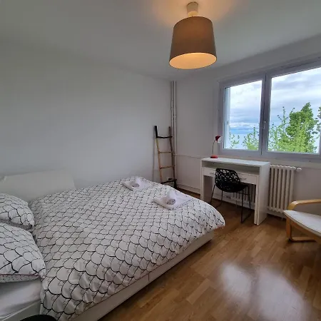 Vue Lac, Et Contemporain